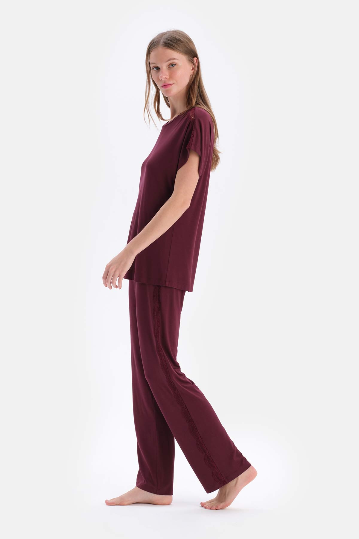 Bordeaux LACE GARNISHED VISCOSE T-SHIRT TROUSERS PAJAMA SET
