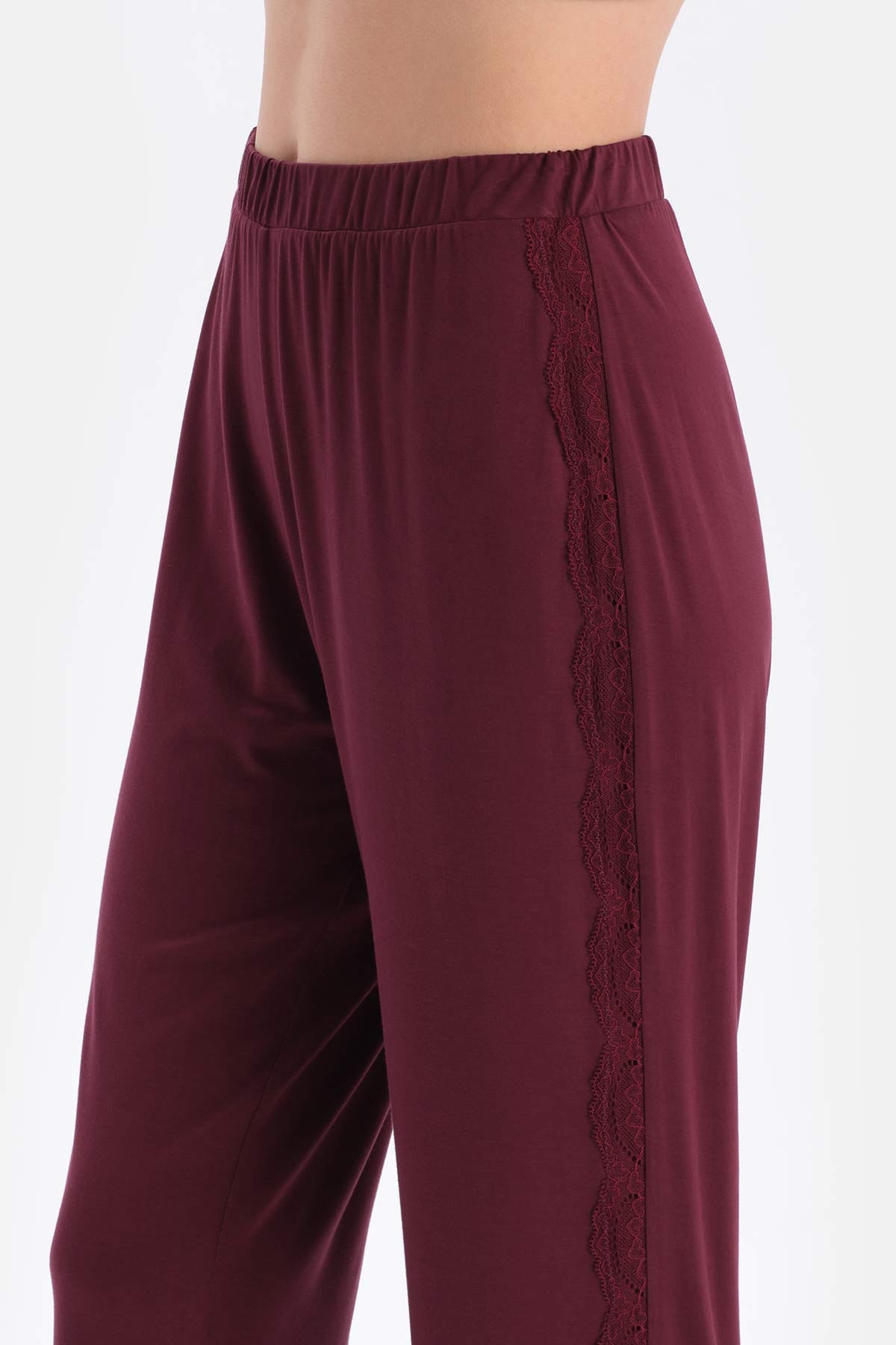 Bordeaux LACE GARNISHED VISCOSE T-SHIRT TROUSERS PAJAMA SET