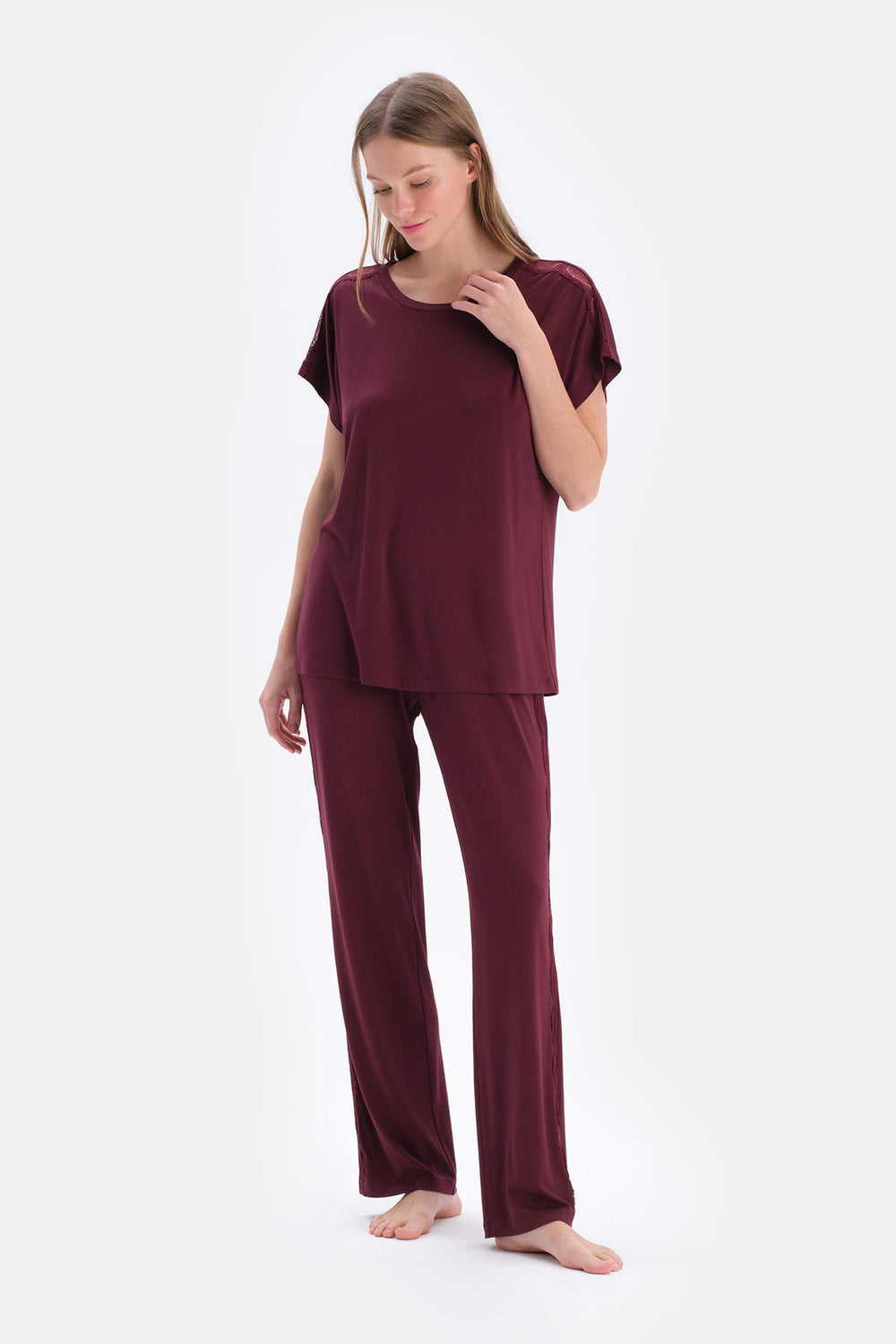 Bordeaux LACE GARNISHED VISCOSE T-SHIRT TROUSERS PAJAMA SET