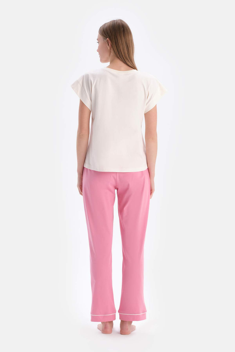 Ekru Kısa Kollu Parça Baskılı Tişört Pantolon Pijama Takımı