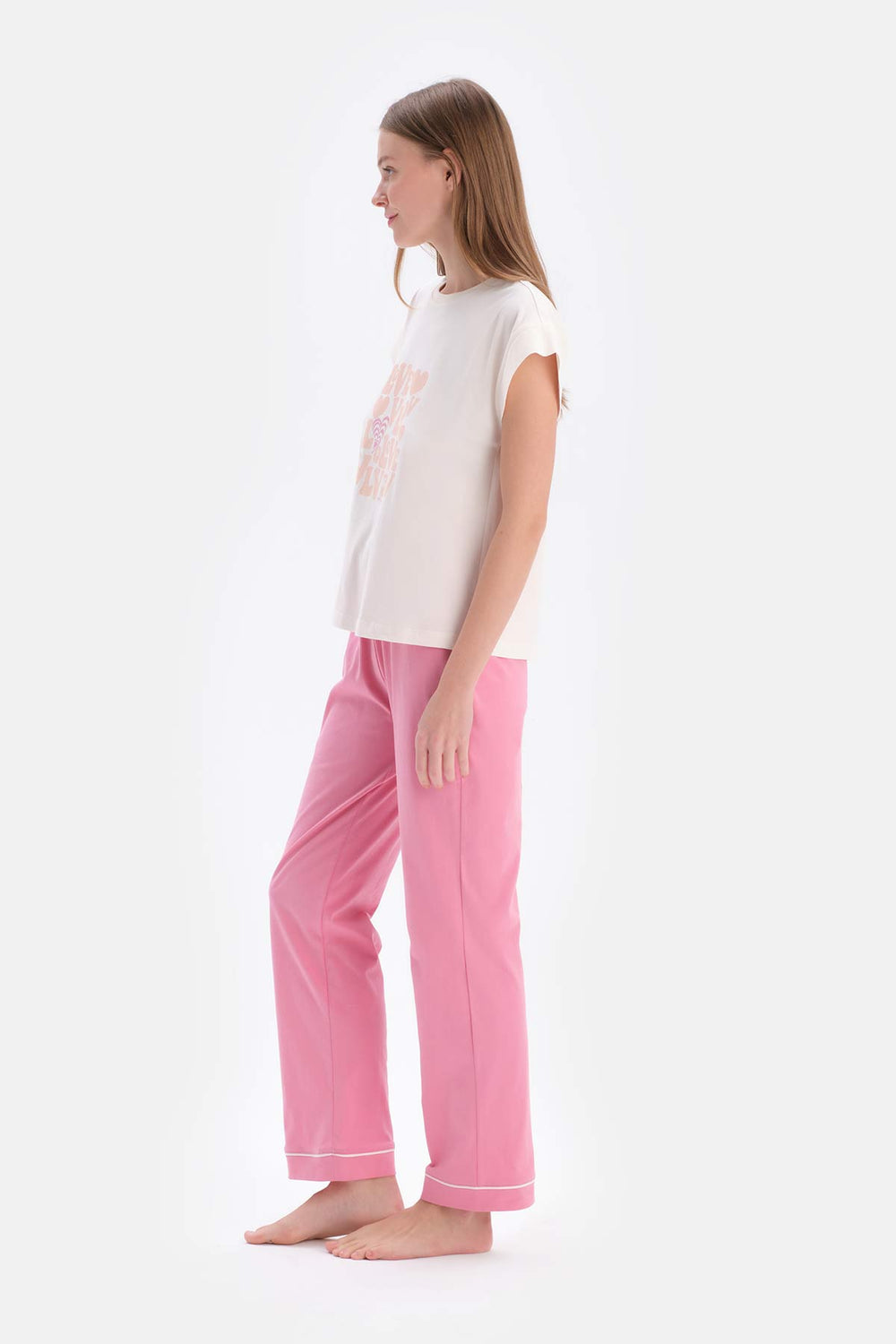 Ekru Kısa Kollu Parça Baskılı Tişört Pantolon Pijama Takımı