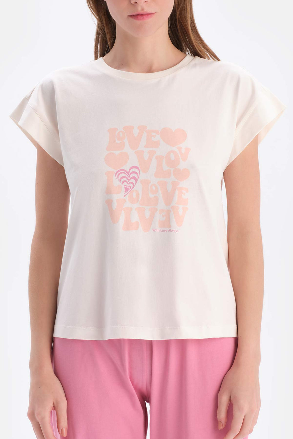 Ekru Kısa Kollu Parça Baskılı Tişört Pantolon Pijama Takımı