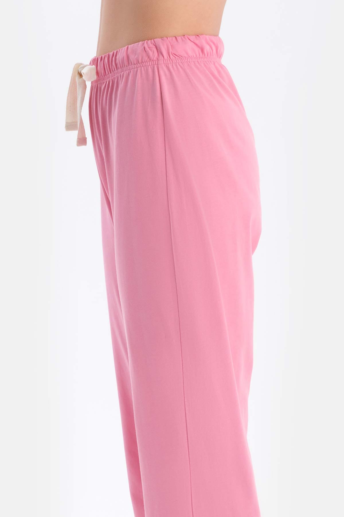 Ekru Kısa Kollu Parça Baskılı Tişört Pantolon Pijama Takımı