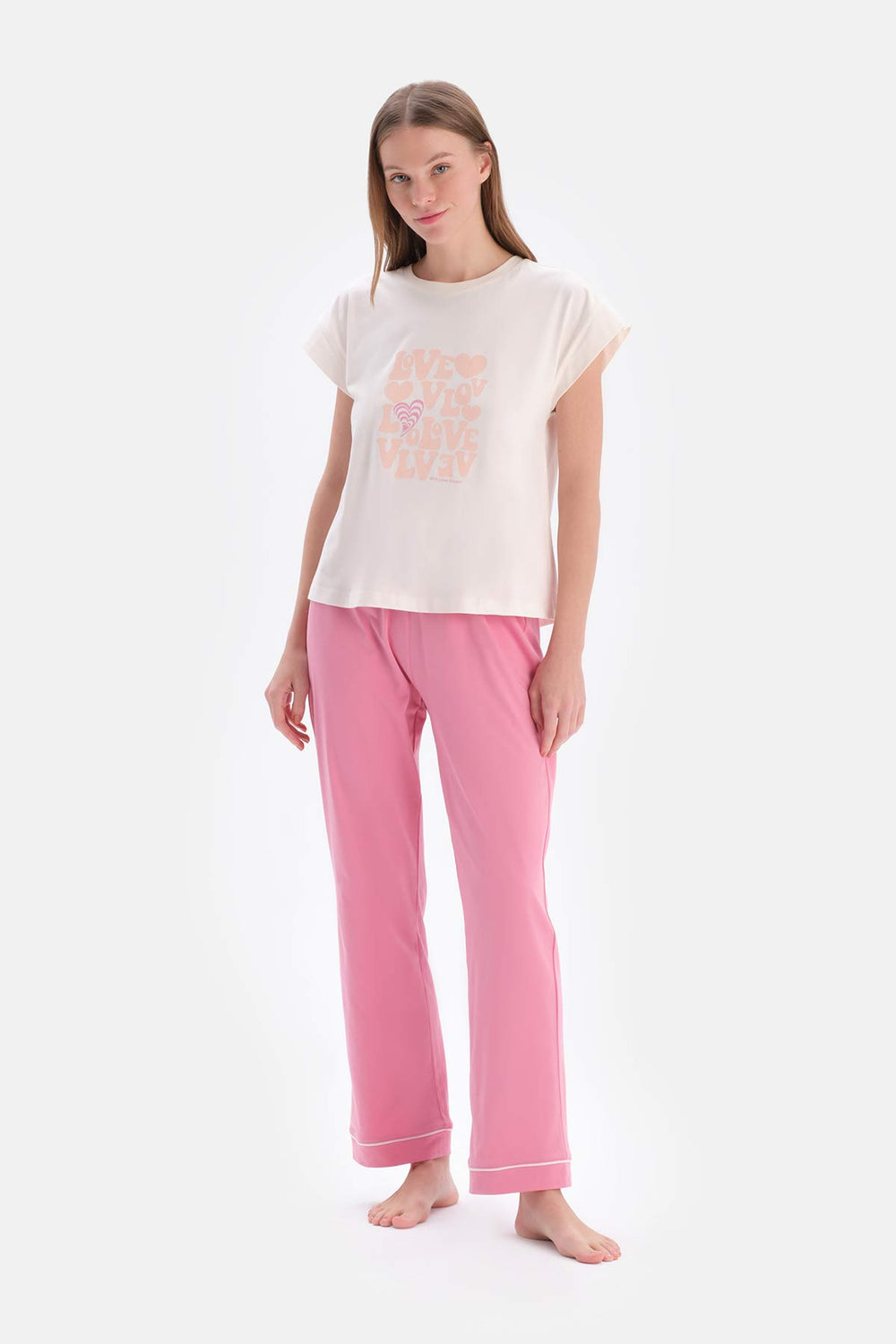 Ekru Kısa Kollu Parça Baskılı Tişört Pantolon Pijama Takımı