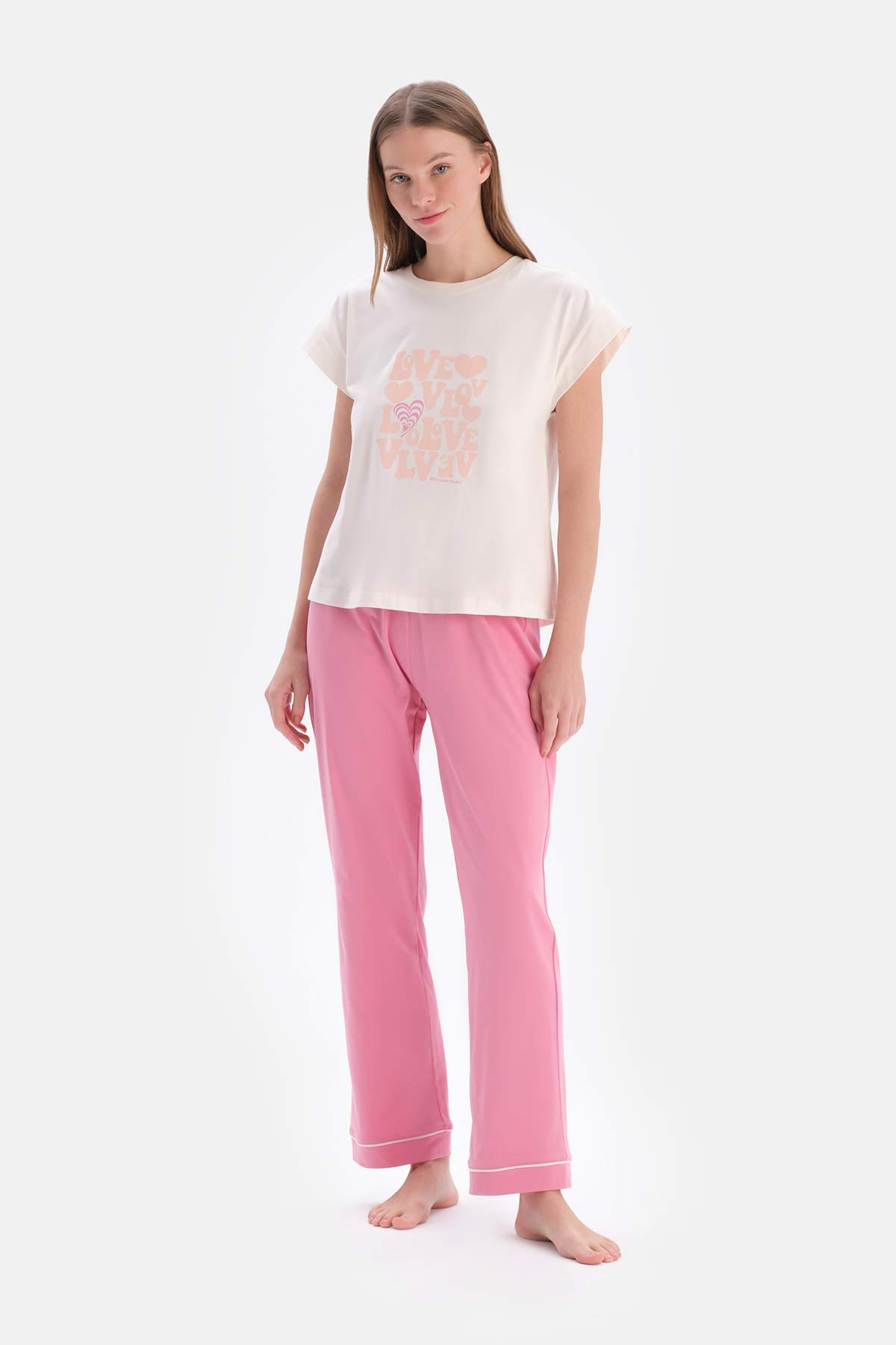 Ekru Kısa Kollu Parça Baskılı Tişört Pantolon Pijama Takımı