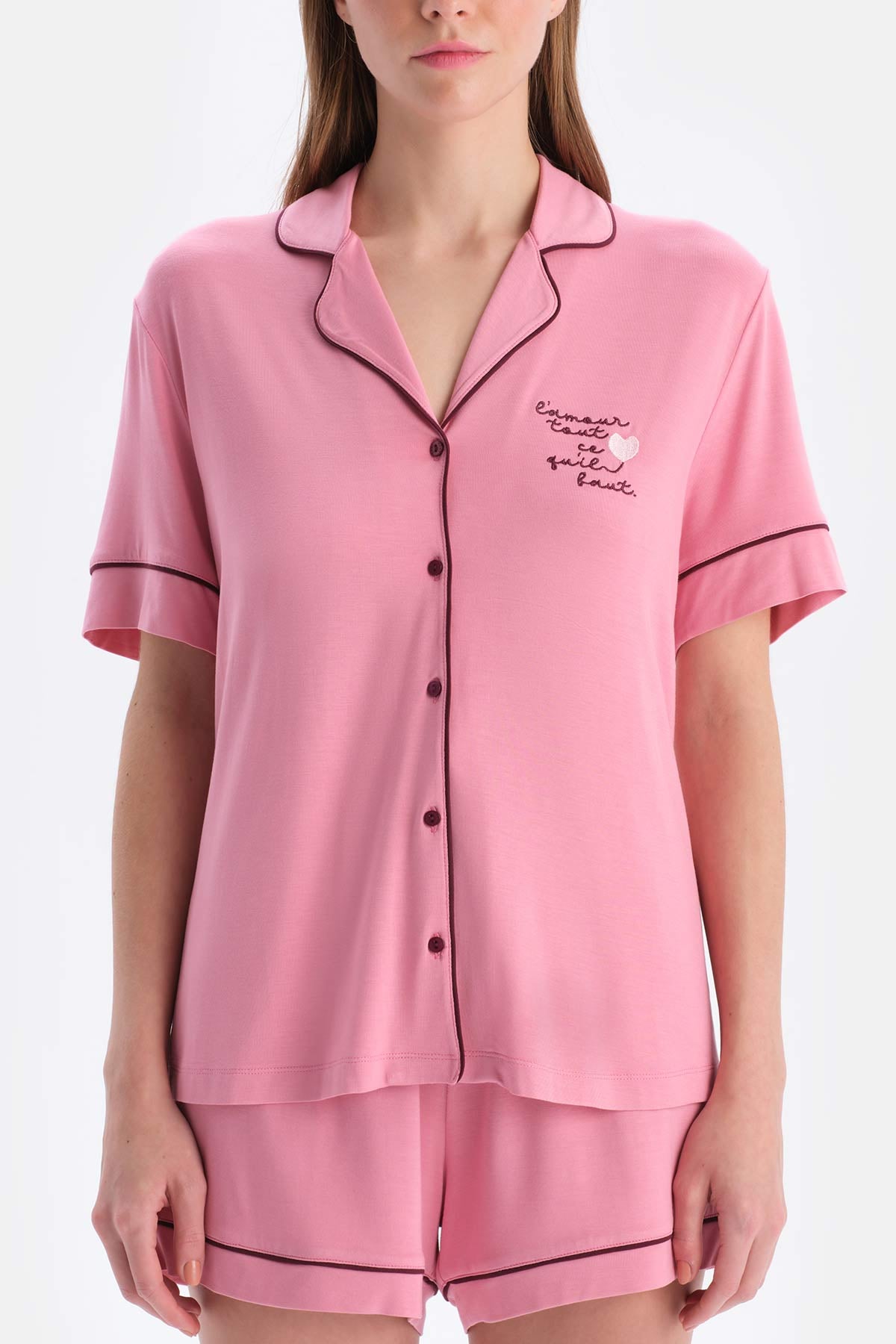 Pembe Kısa Kollu Nakış Detaylı Viskon Gömlek Şort Pijama Takımı