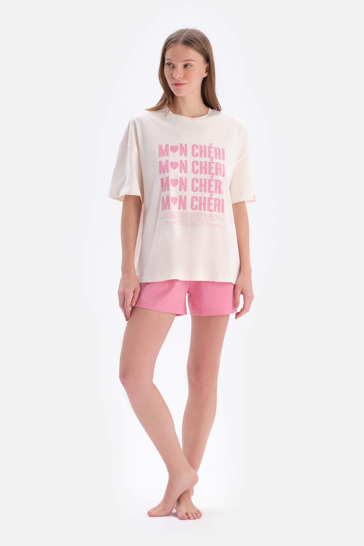 Ekru Kısa Kollu Parça Baskılı Süprem Tişört Şort Pijama Takımı