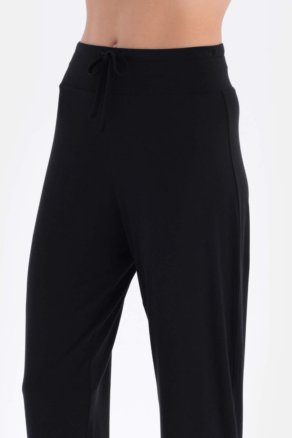 Siyah Bisiklet Yaka Kısa Kollu Tişört Jogger Alt Pijama Takımı