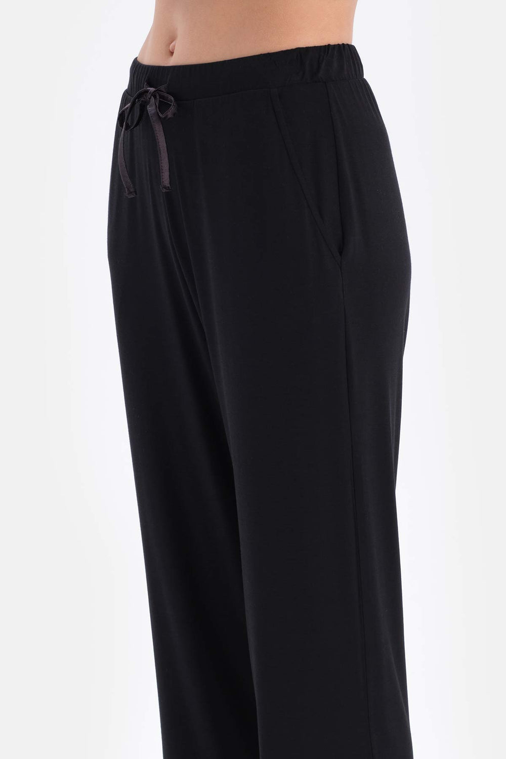 Siyah Nakış Detaylı Viskon Gömlek Pantolon Pijama Takımı