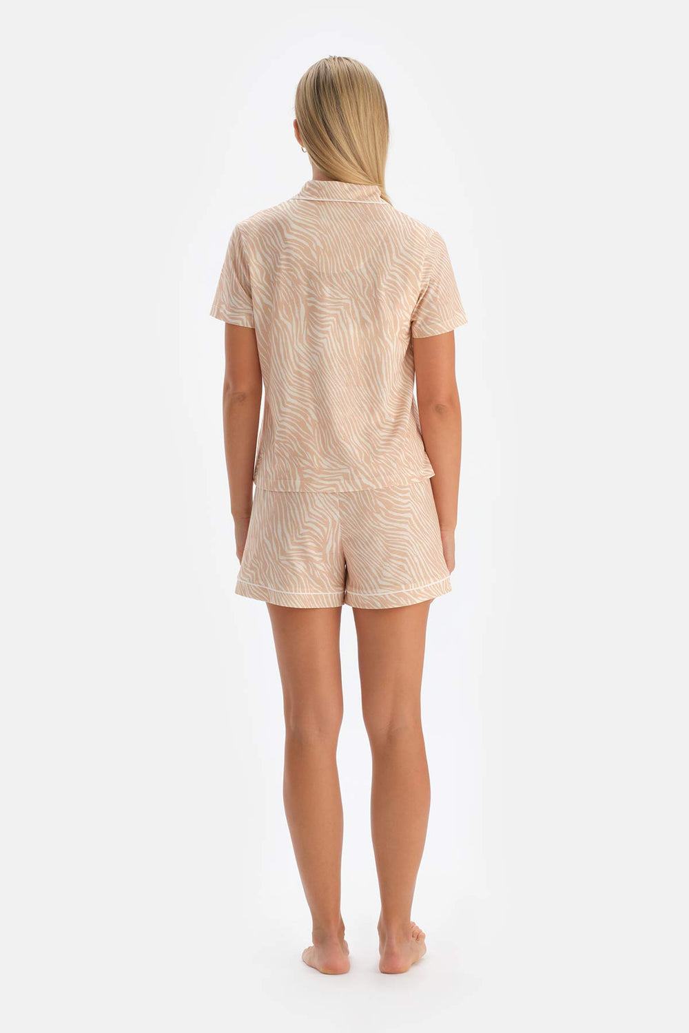 Bej Zebra Desenli Gömlek Yaka Şortlu Pijama Takımı