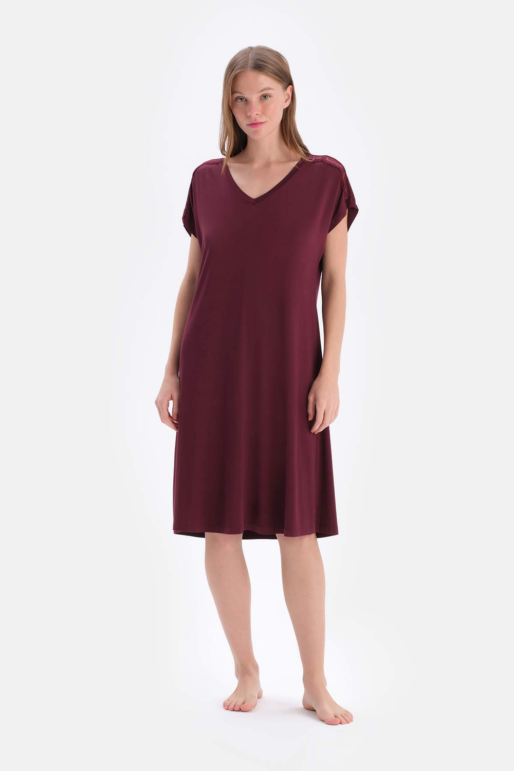 Bordeaux LACE GARNISHED CREW NECK SHORT SLEEVE VISCOSE NIGHTDRESS