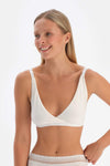 Kırık Beyaz Micromodal Kruvaze Arkası Dantel Detaylı Üçgen Soft Bra