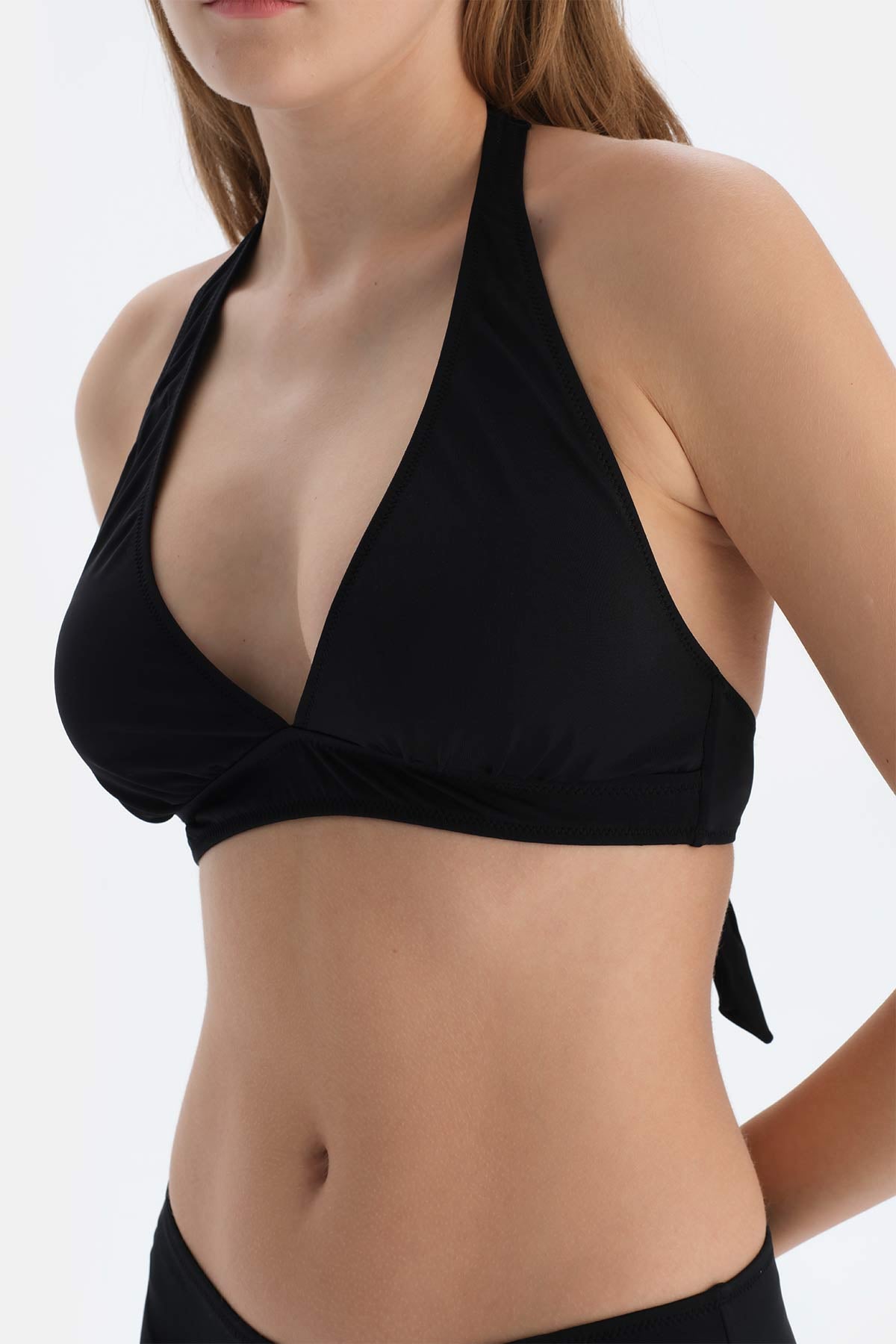 Siyah Üçgen Geniş Bikini Üst