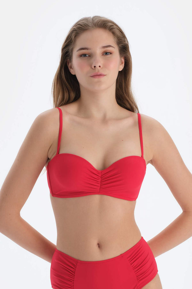 Kırmızı Straplez Kaplı Bikini Üst