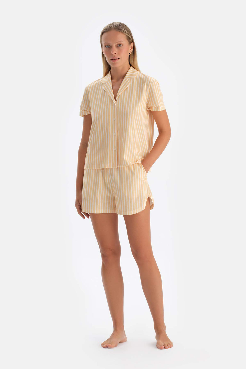 Sarı Çizgili Gömlek Yaka Modal Şortlu Pijama Takımı