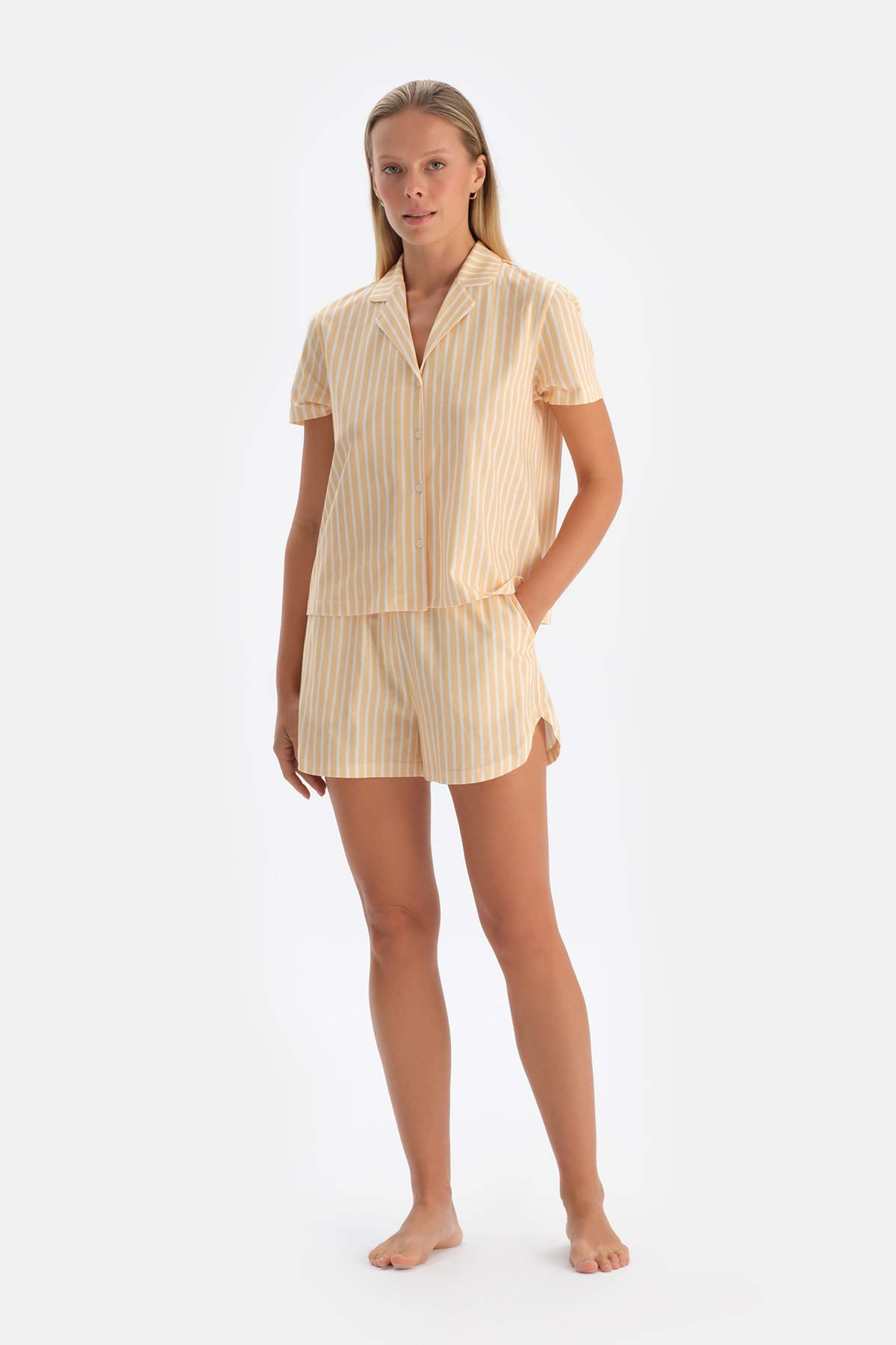 Sarı Çizgili Gömlek Yaka Modal Şortlu Pijama Takımı