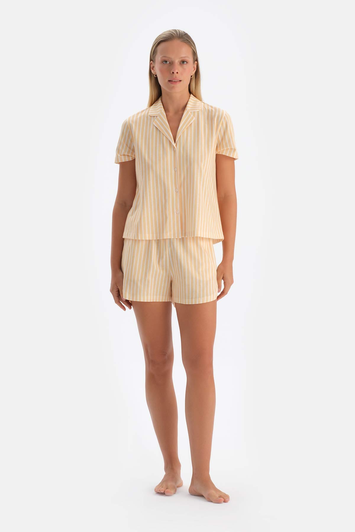 Sarı Çizgili Gömlek Yaka Modal Şortlu Pijama Takımı