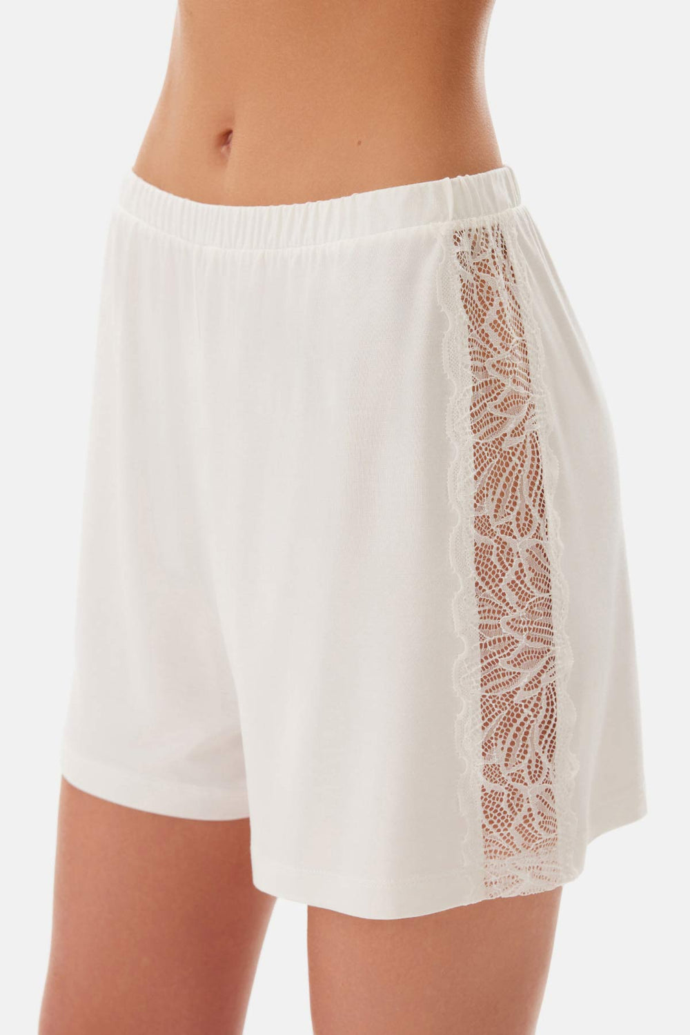 Ekru Dantel Detaylı Viskon Şortlu Pijama Takımı