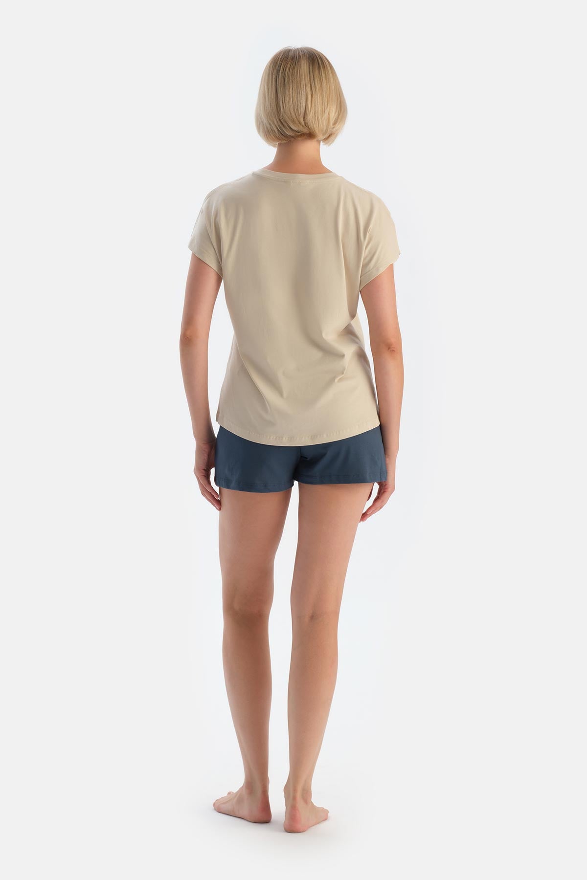 Ekru Baskı Detaylı Kısa Kollu Şortlu Pijama Takımı