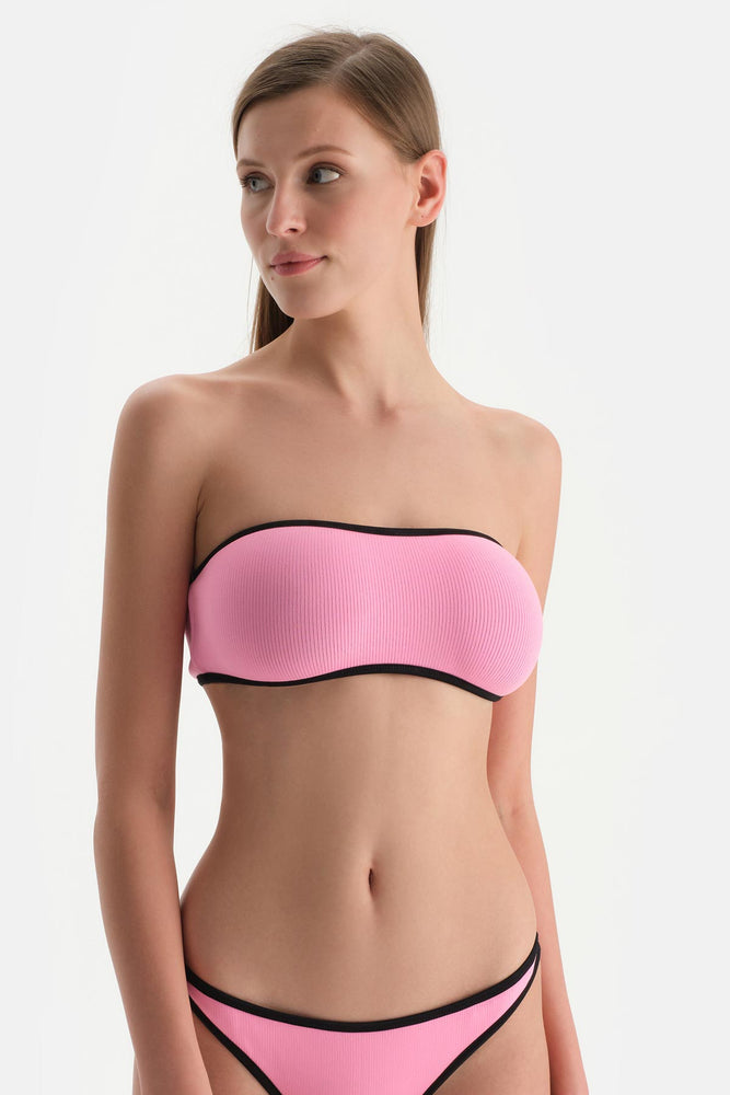 Siyah-Pembe Straplez Bikini Üst
