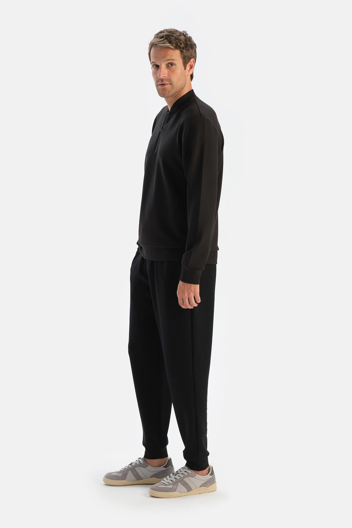 Siyah Erkek Modal Yarım Fermuarlı Sweatshırt
