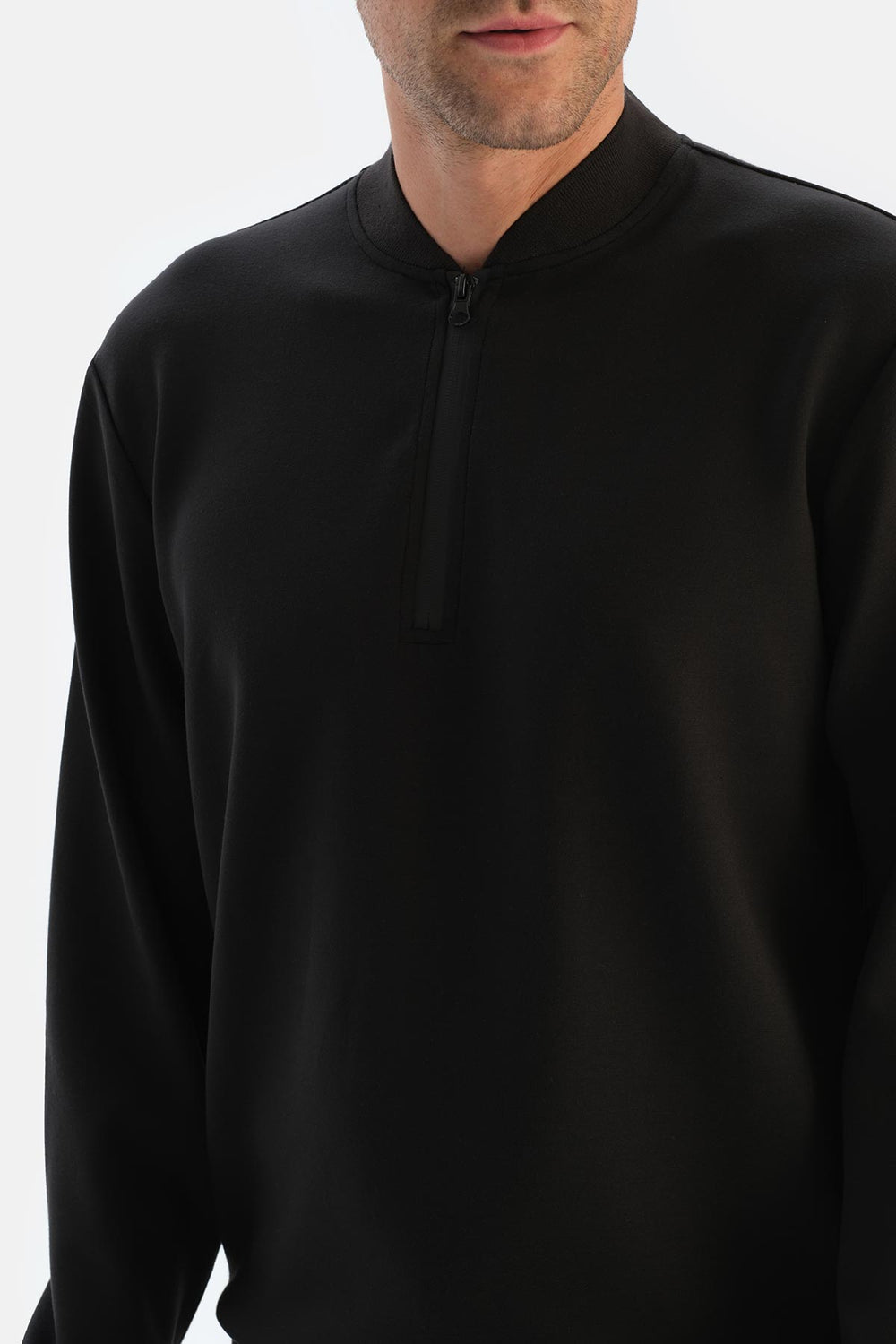 Siyah Erkek Modal Yarım Fermuarlı Sweatshırt