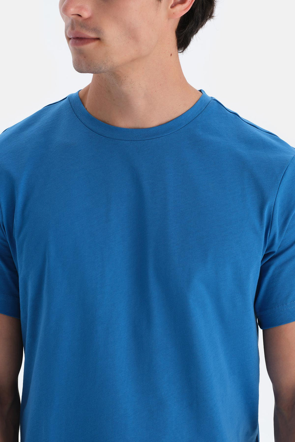 Lacivert Bisiklet Yaka Kısa Kollu Tişört