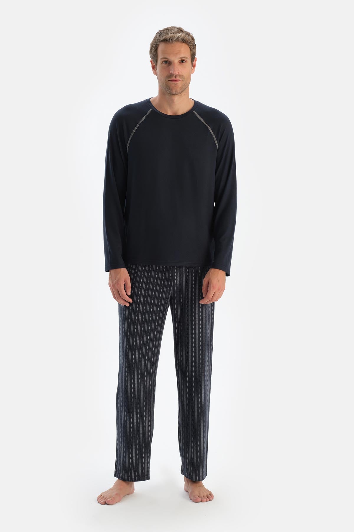 Lacivert Reglan Kol Detaylı Altı Desenli Pijama Takımı