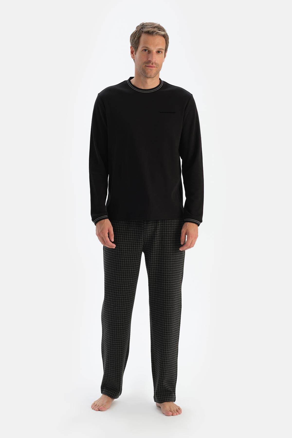 Siyah Bisiklet Yaka Uzun Kollu Altı Desenli Pijama Takımı