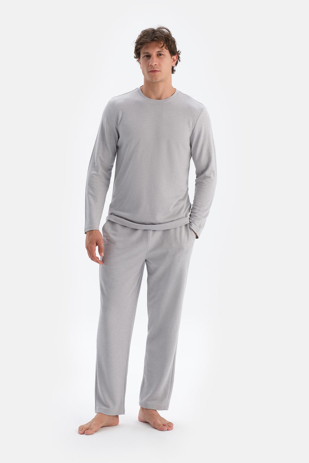 Açık Gri Bisiklet Yaka Uzun Kollu Yünlü Pijama Takımı