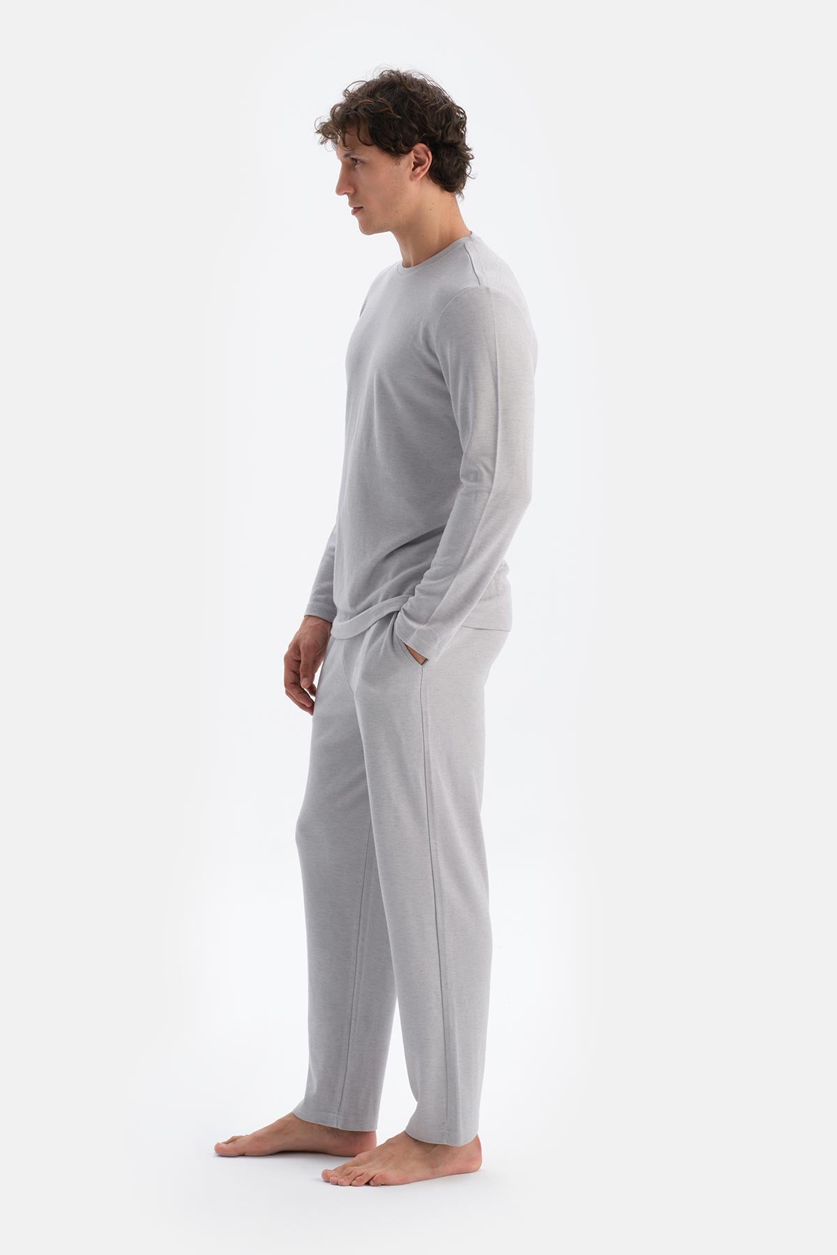 Açık Gri Bisiklet Yaka Uzun Kollu Yünlü Pijama Takımı