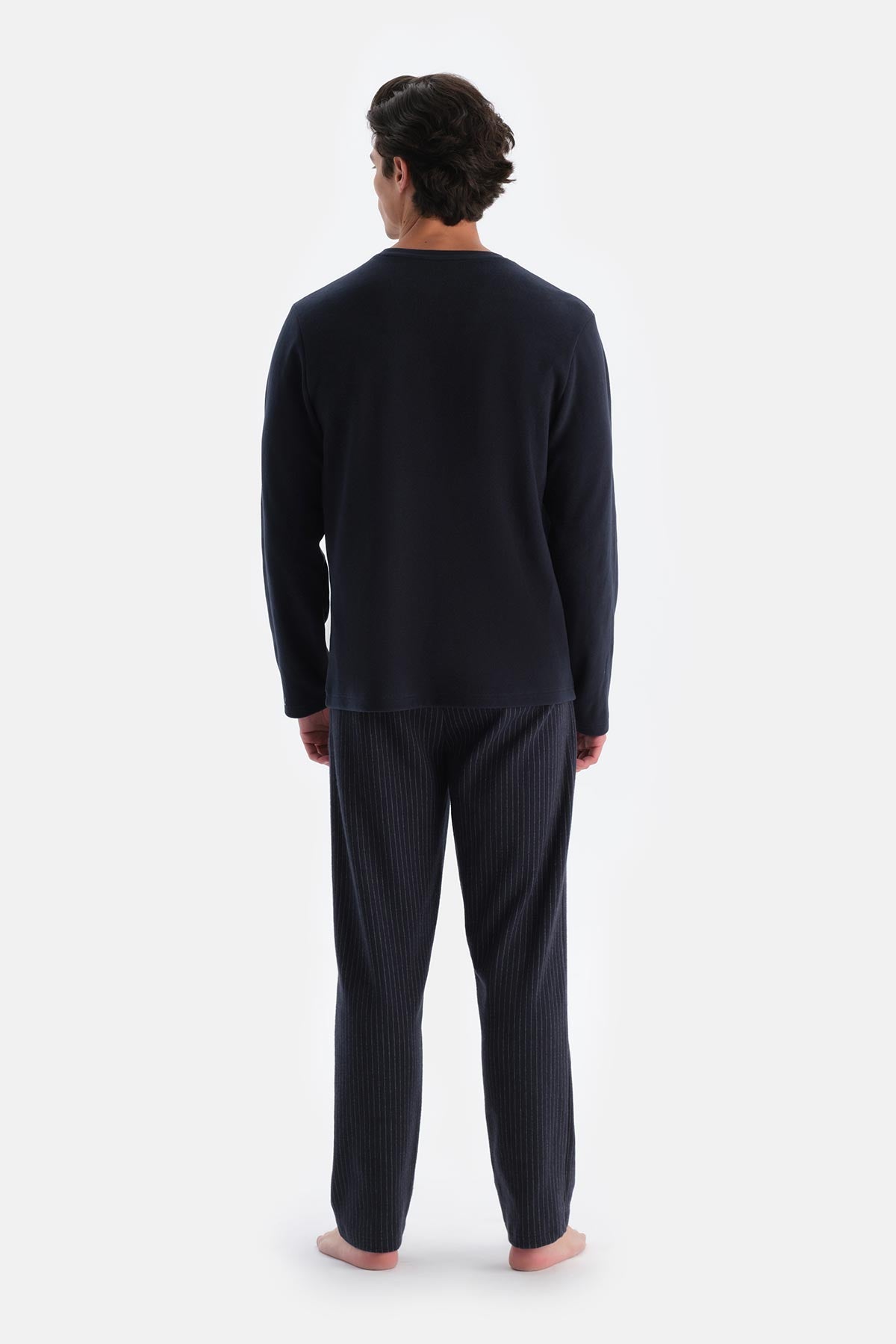 Lacivert Yarım Patlı Uzun Kollu Altı Çizgili Pijama Takımı