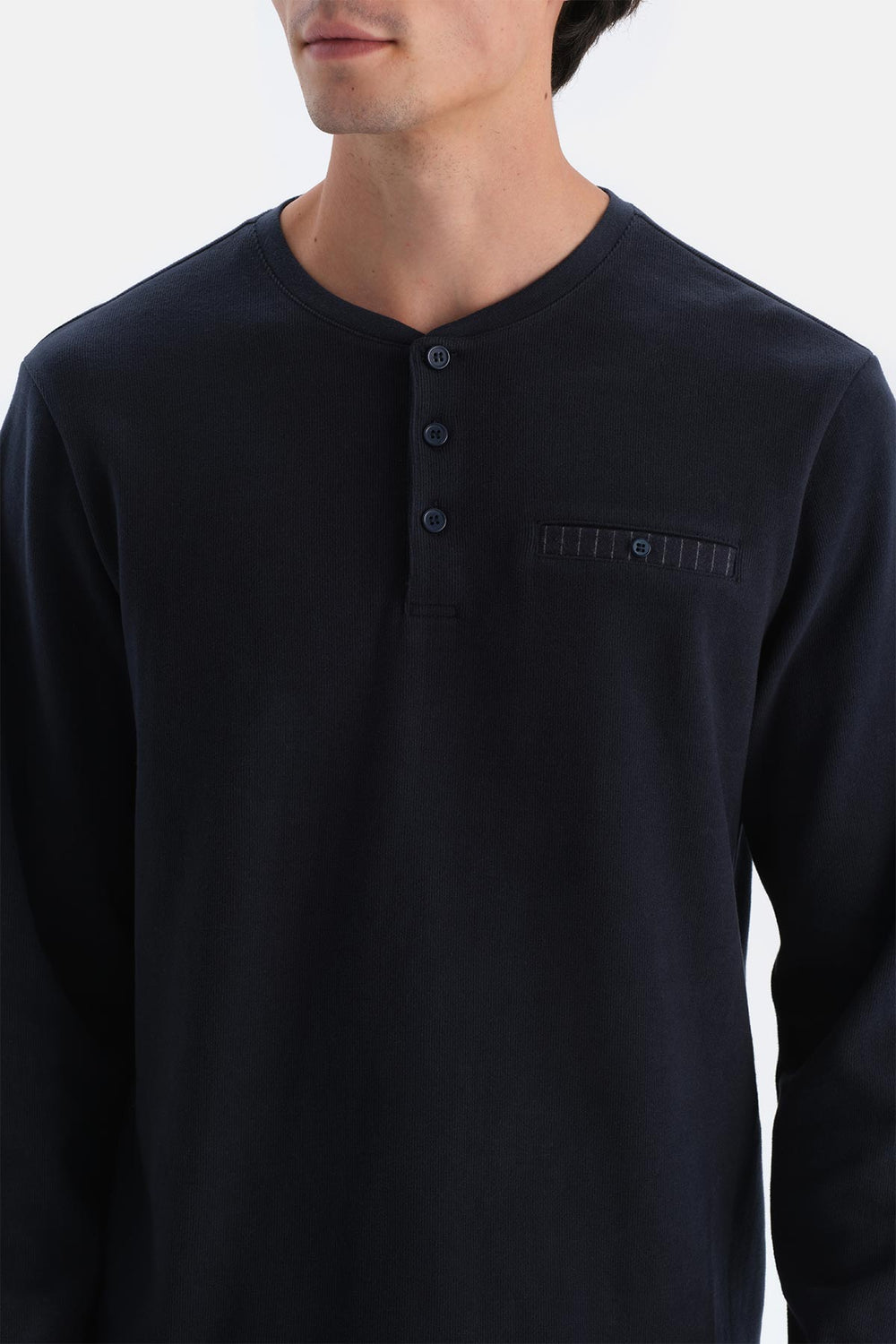 Lacivert Yarım Patlı Uzun Kollu Altı Çizgili Pijama Takımı