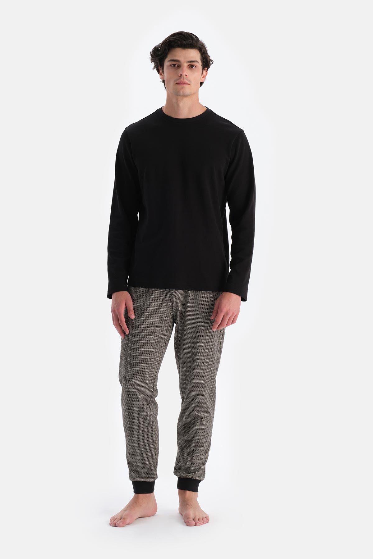 Siyah Bisiklet Yaka Uzun Kollu Altı Desenli Pijama Takımı