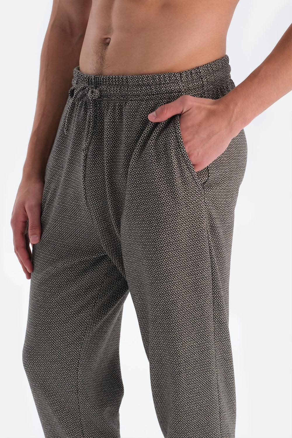 Siyah Bisiklet Yaka Uzun Kollu Altı Desenli Pijama Takımı