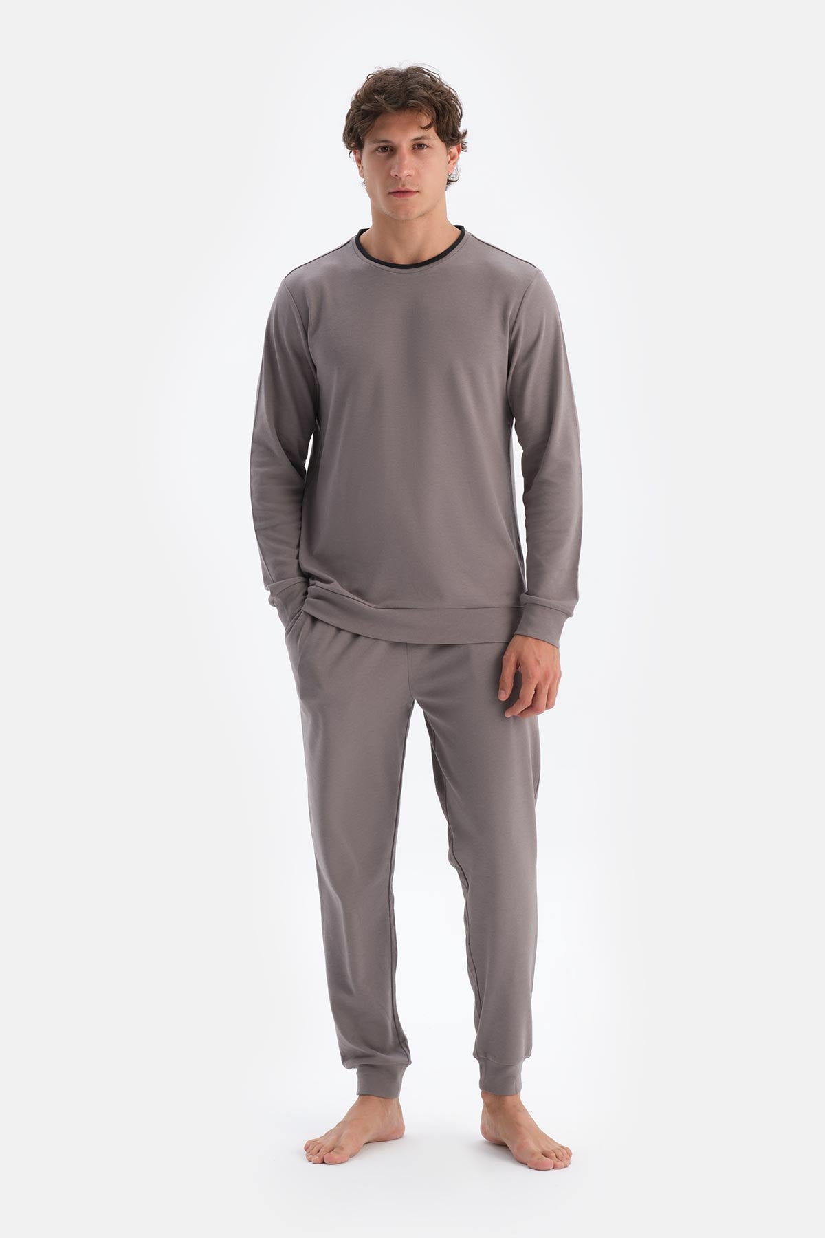 Füme Yaka Ve Bel Detaylı Celliant Pijama Takımı