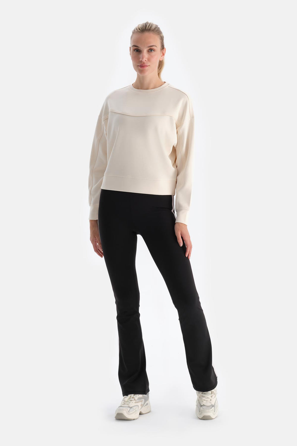 Ekru Kadın Modal Biye Detaylı Sweatshırt