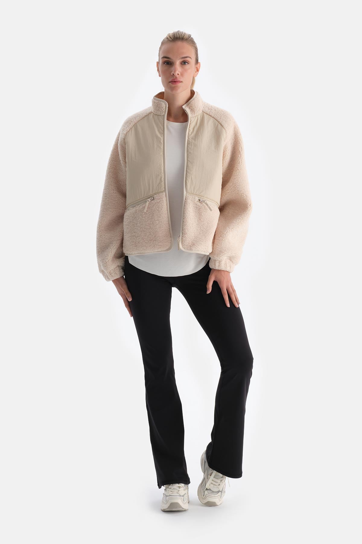 Krem Kadın Önden Fermuarlı Garnili Polar Sweatshırt