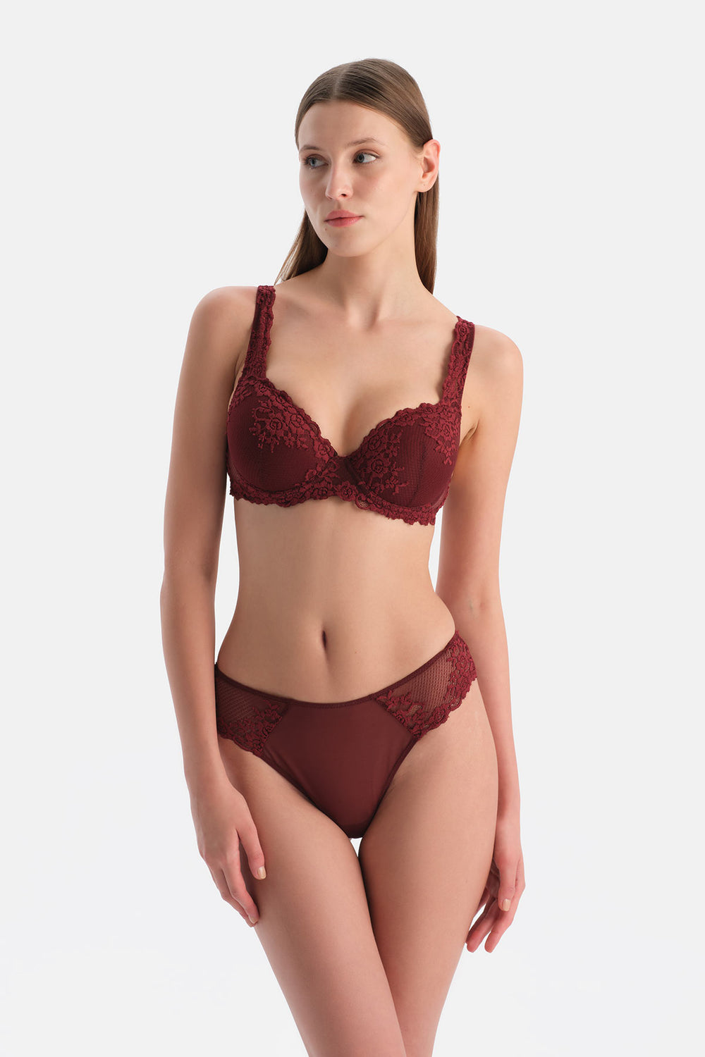 Bordo Dantelli Dolgulu Sütyen