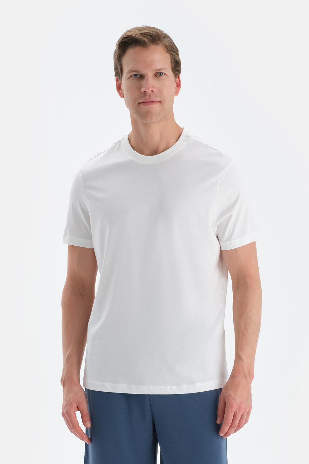 Beyaz Bisiklet Yaka Kısa Kollu Supima Tişört