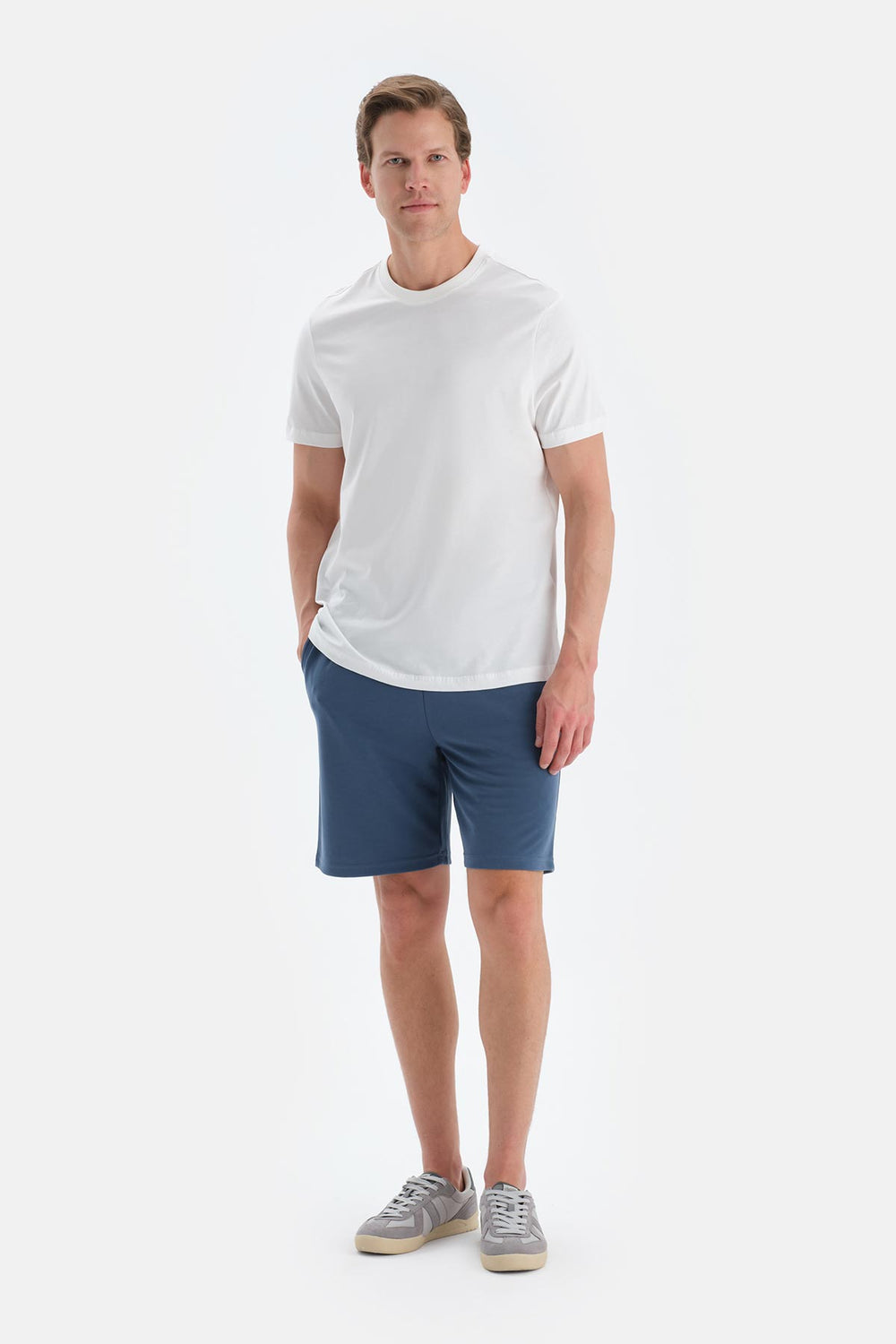 Beyaz Bisiklet Yaka Kısa Kollu Supima Tişört