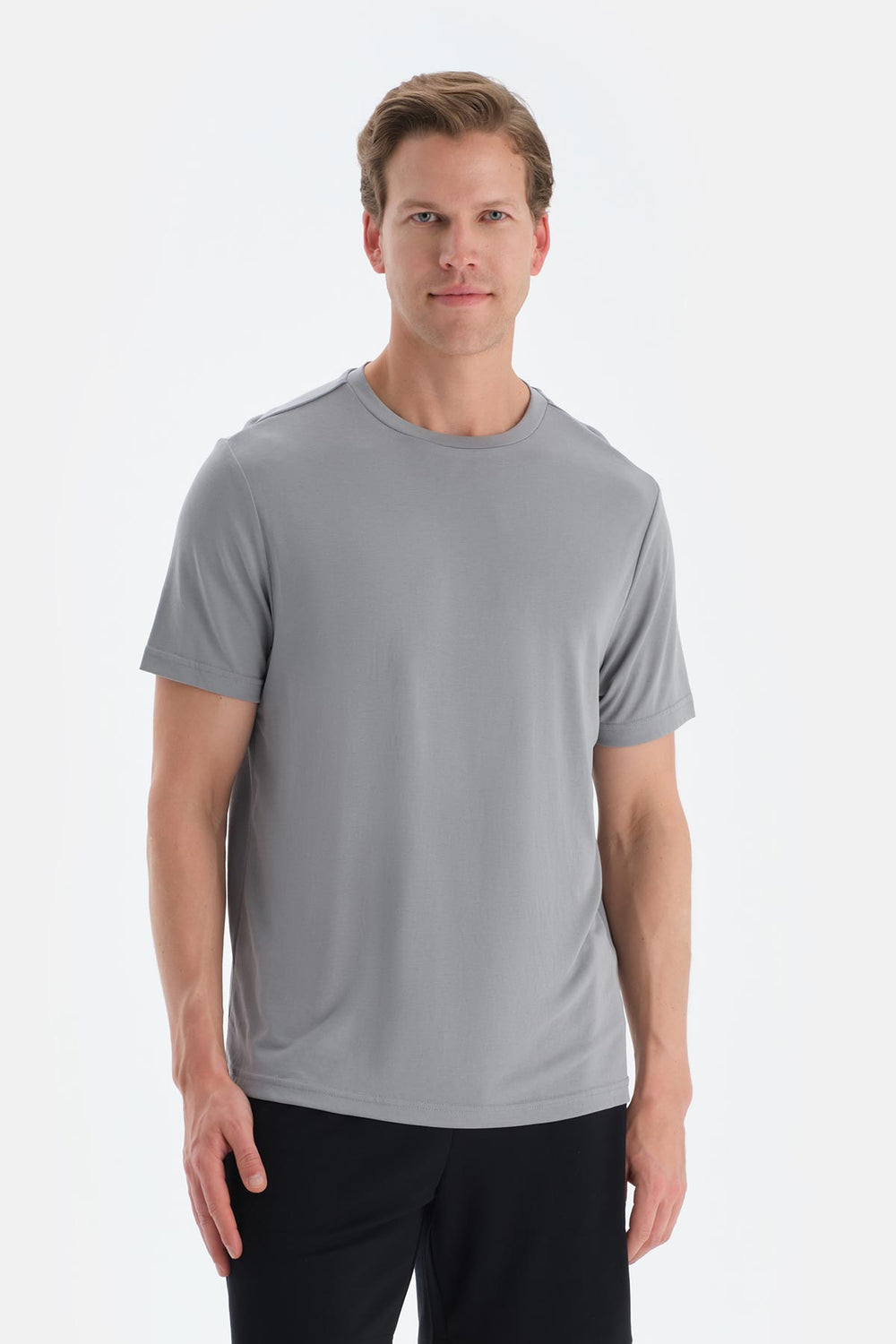 Gri Kısa Kollu Bisiklet Yaka Modal Tişört