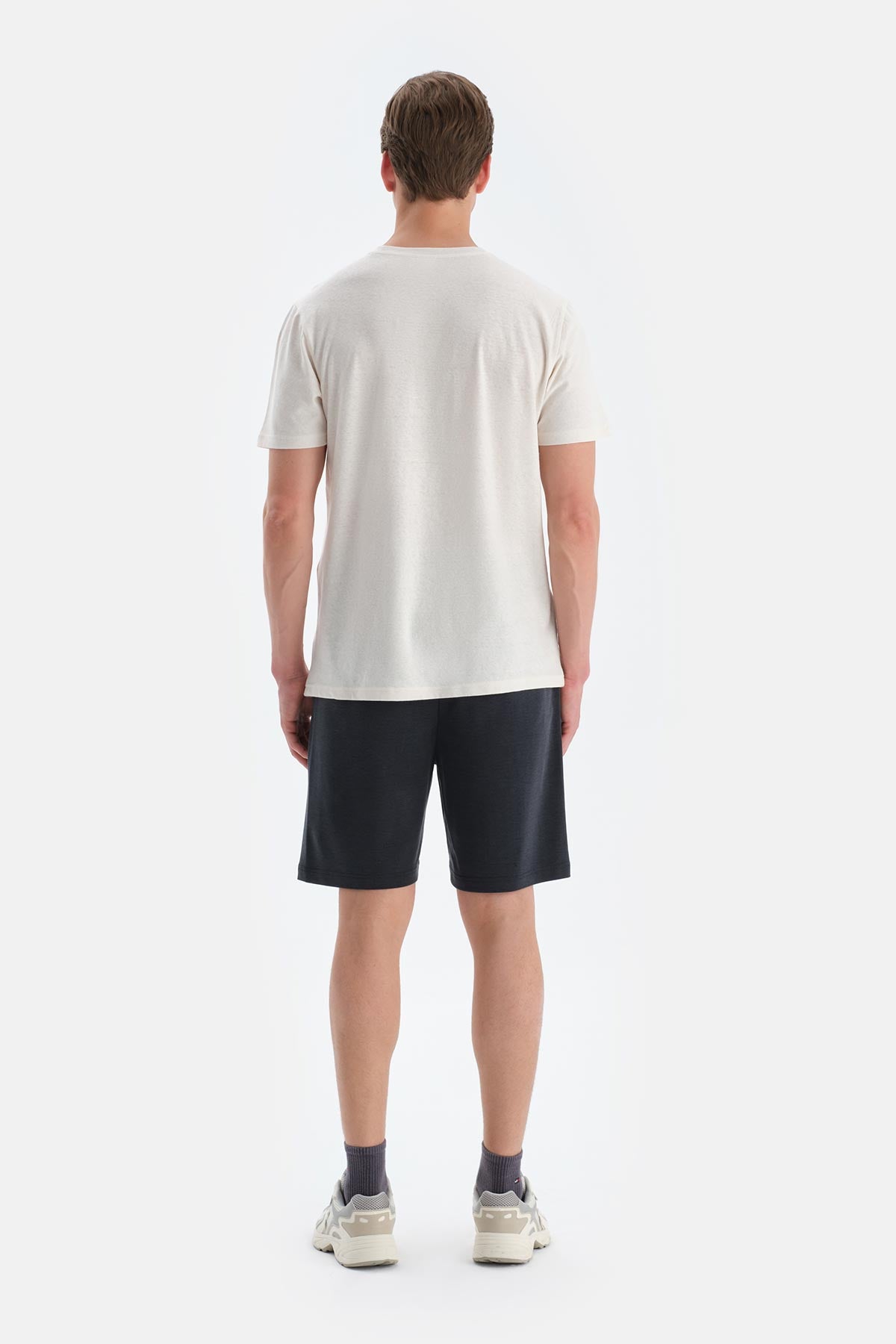 Ekru Bisiklet Yaka Örme Keten Karışımlı Tişört