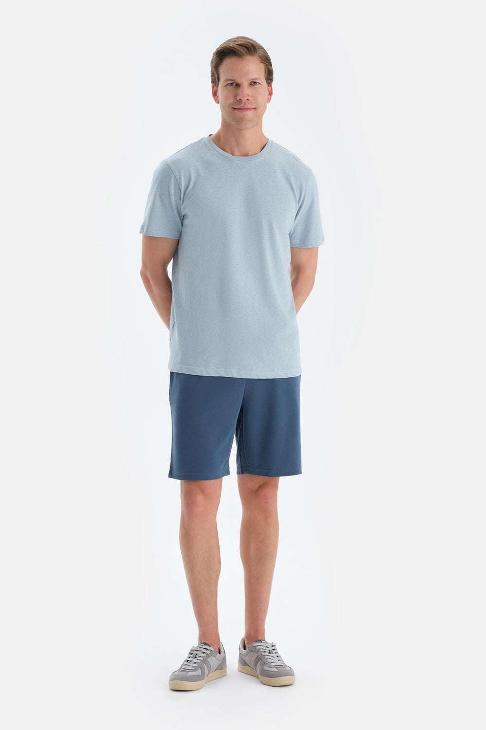 Açık Mavi Bisiklet Yaka Örme Keten Karışımlı Tişört