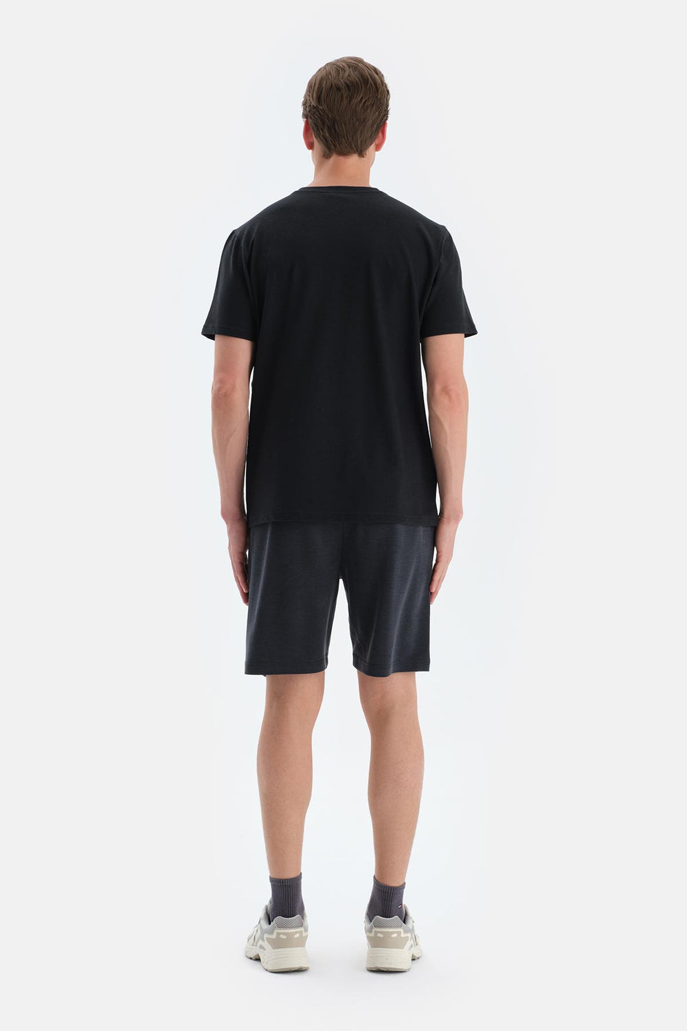 Siyah Bisiklet Yaka Örme Keten Karışımlı Tişört