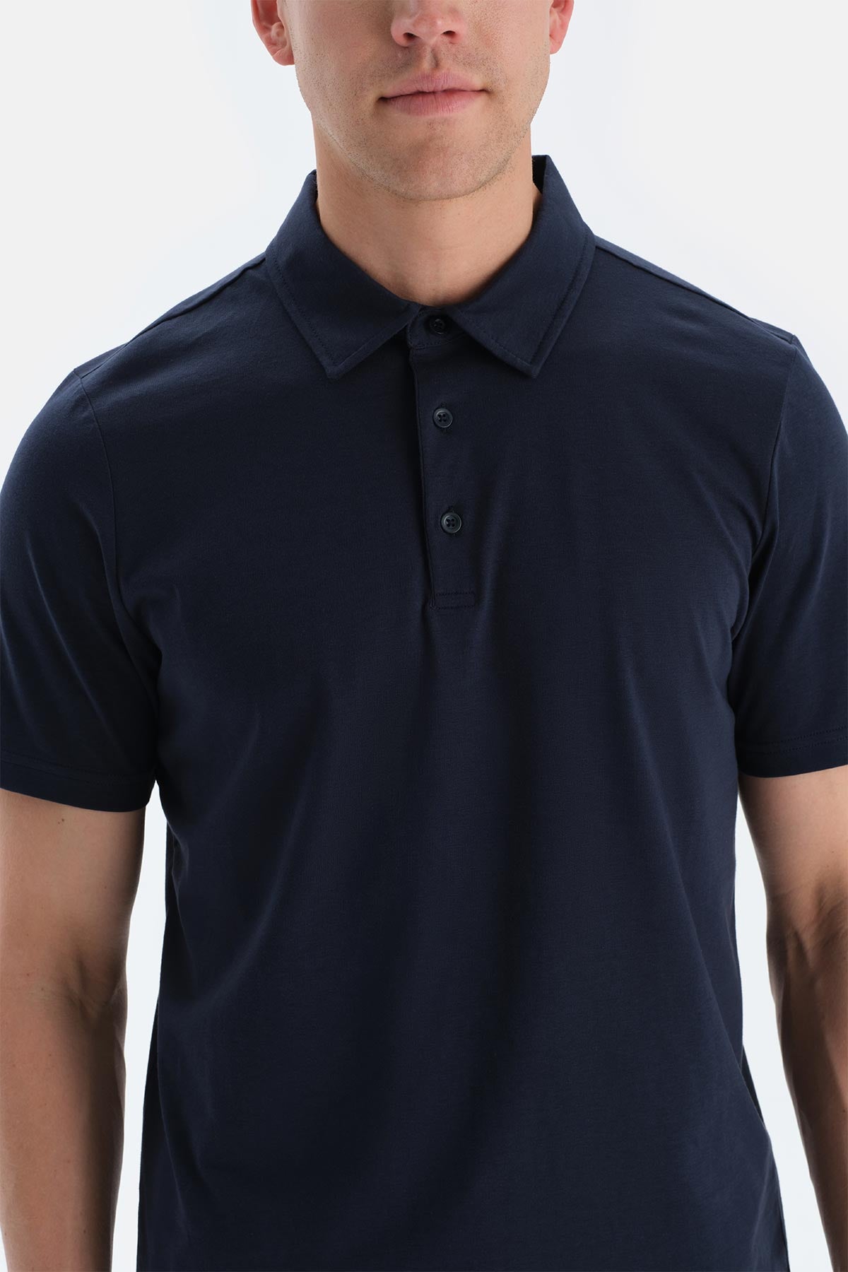 Lacivert Polo Yaka Ipek Apre Kısa Kollu Tişört