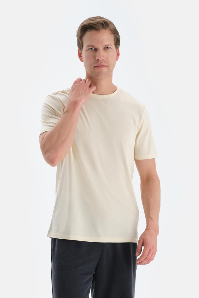 Ekru Bisiklet Yaka Ipek Apre Kısa Kollu Tişört