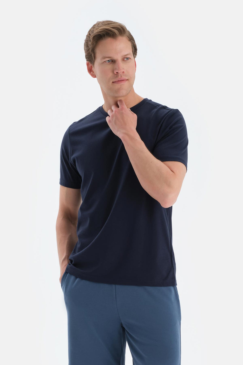 Lacivert Bisiklet Yaka Ipek Apre Kısa Kollu Tişört