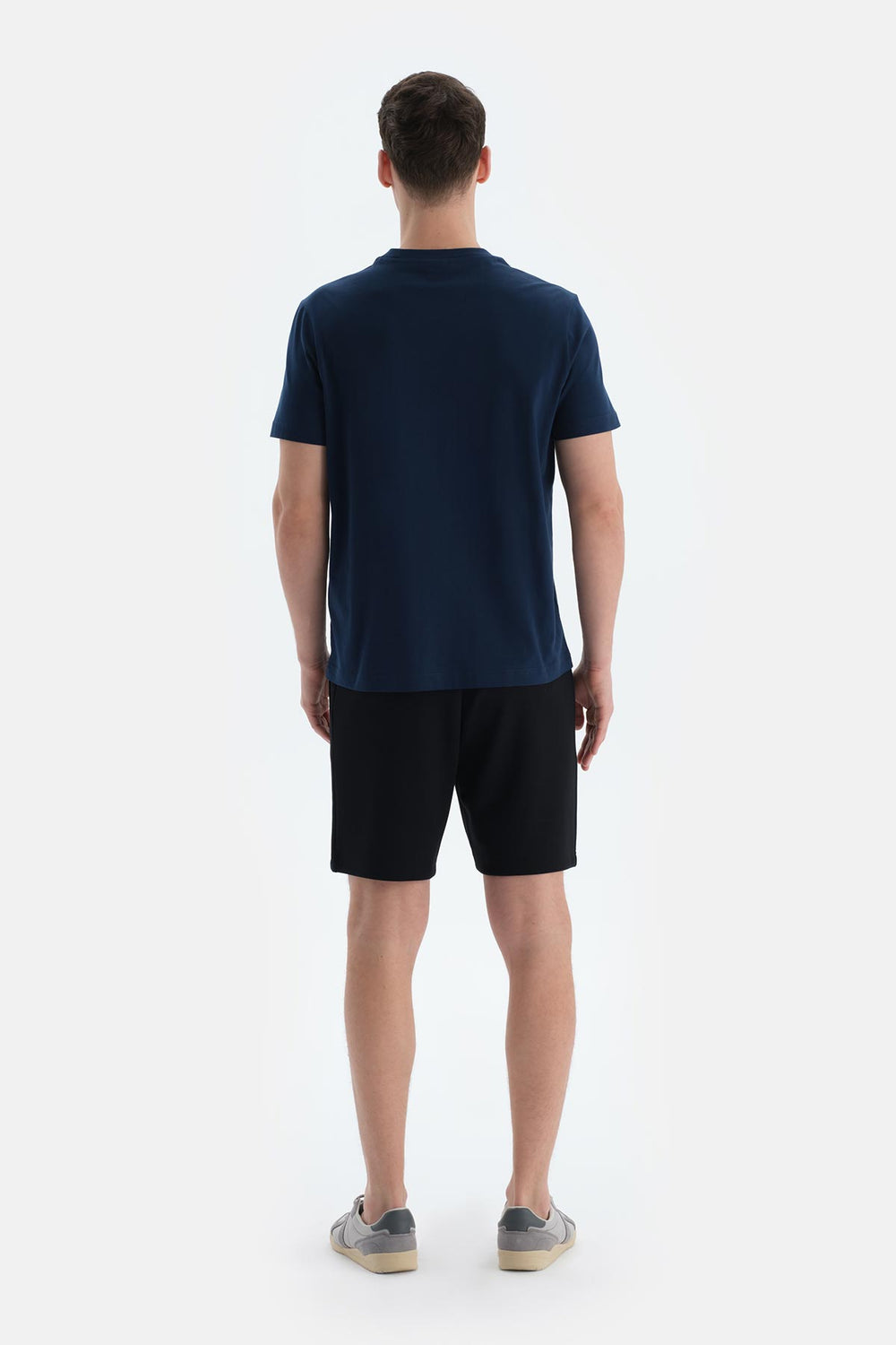 Siyah Cepli Ve Kordonlu Modal Scuba Şort