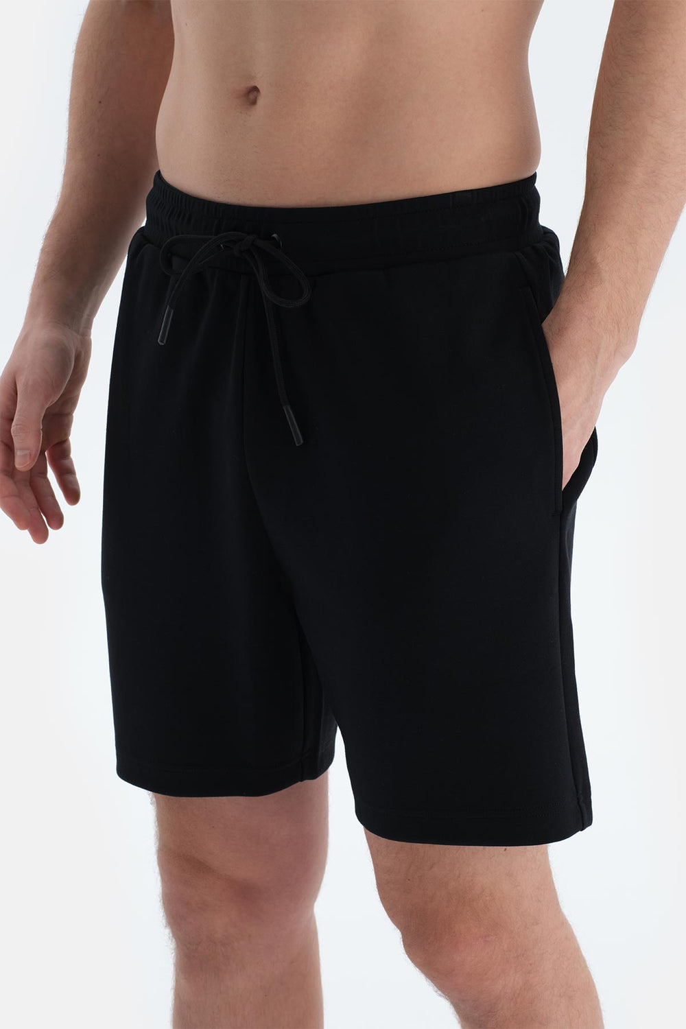 Siyah Cepli Ve Kordonlu Modal Scuba Şort